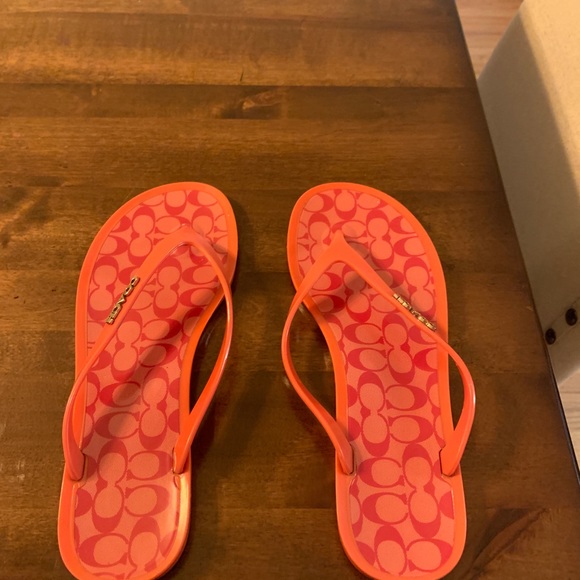 Coach Size 7 sandals - Picture 3 of 4